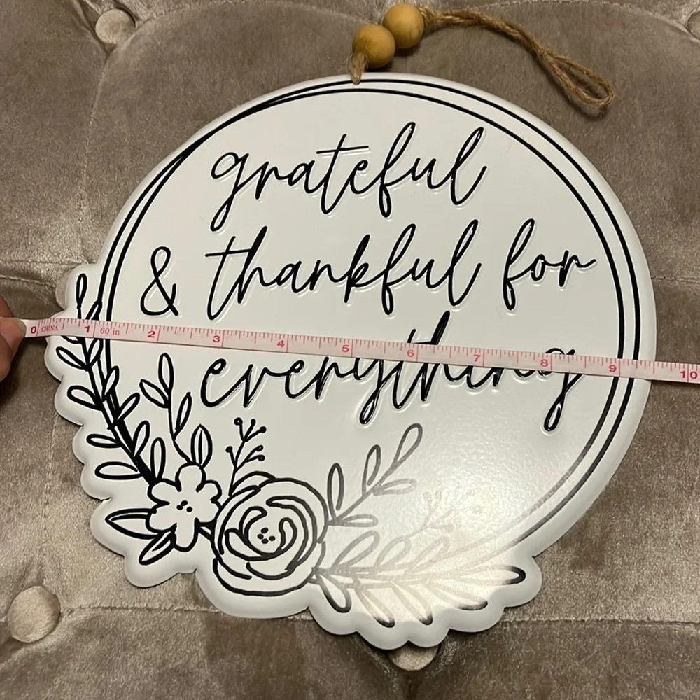 White metal wall art, black lettering, new, Grateful & thankful for everything